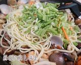 『台式海鮮什錦炒麵』快炒店的平民美食的食譜步驟9照片