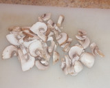 Foto del paso 1 de la receta: Tortilla de boletus y champiñón
