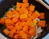 Foto del paso 3 de la receta: Chipirones guisados con calabaza