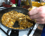 Foto del paso 5 de la receta: Calamares rellenos mar y tierra