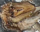 Foto langkah ke 1 dari resep Ikan Asin Laut Balado Pete.