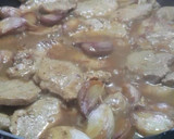 Foto del paso 1 de la receta: Arroz meloso con solomillo y portobello al whisky 🍷 🥩 💚