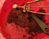 A picture of step 4 of Dark Chocolate Chip Peppermint Cookies.