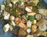 Foto langkah ke 3 dari resep Oseng jamur tahu cabe gendot.