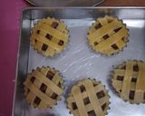 Foto langkah ke 6 dari resep Pie Apel Mini / Apple Pie.