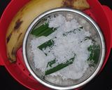 Foto langkah ke 2 dari resep Kukus Ketan Bunga Telang Pisang.