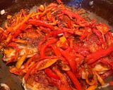 A picture of step 4 of Poul Nan Sos. (Haitian chicken in sauce).