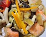 Foto langkah ke 3 dari resep Salmon Jamur Kukus.