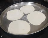 A picture of step 3 of Momos veg.