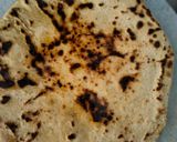A picture of step 8 of Aloo paratha.