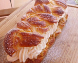 Foto del paso 12 de la receta: Trenza de brioche hojaldrado rellena de manzana caramelizada con almendras y nata