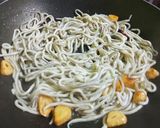 Foto del paso 3 de la receta Farfalle con gulas y atún