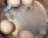 Foto langkah ke 3 dari resep Soft Boiled Eggs.
