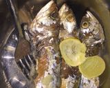 Foto langkah ke 1 dari resep Tumis ikan peda extra cabe rawit.