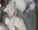 Hình bước làm 2 của món Khô gà lá chanh