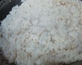 A picture of step 1 of Veg Poha Upma.