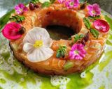 Foto del passaggio 6 della ricetta Tartare di Salmone con Olio di Spinaci e Fiori Eduli