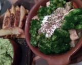Foto del paso 9 de la receta: Brócoli en colchón de pollo, con papas en salsa de palta