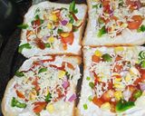 A picture of step 5 of Bread Pizza.