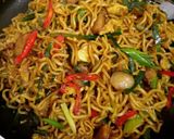 Foto langkah ke 7 dari resep Mie Goreng Special Rumahan (Homestyle Pan Fried Noodles).