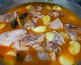 Foto langkah ke 4 dari resep Semur Ayam Kentang Betawi.
