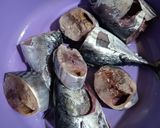 Foto langkah ke 1 dari resep Ikan Tongkol Sambal Dabu Dabu Terasi.
