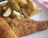 Foto del paso 4 de la receta: Abadejo crujiente con patatas gajo especiadas y queso de cabra