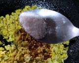 A picture of step 3 of Half Moon chicken samosa.