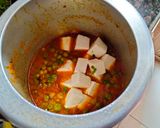 A picture of step 2 of Quick Matar Paneer Curry.