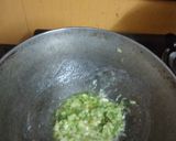 A picture of step 3 of Green Pavbhaji.