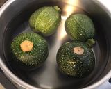 Une image de l'étape 2 de Courgettes rondes farcies ricotta et jambon blanc.