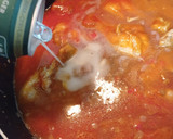 Foto del paso 3 de la receta: Espaguetis y muslitos de pollo en salsa picante de tomate con cerveza