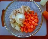 Csirkemellből készült húsleves recept fázis 1 fotója