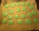 Foto del paso 5 de la receta: Macarons (Galletitas de almendra rellenas)