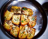 A picture of step 5 of Cheese garlic bread.