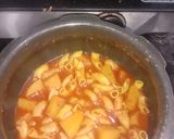 A picture of step 5 of Macaroni curry.