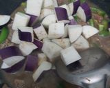 Gambar langkah 3 resipi Terung & Daging Masak Kicap Blackpepper.