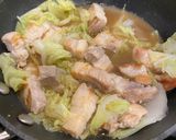 A picture of step 3 of Yakisoba noodles with starchy sauce.