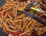 Foto langkah ke 3 dari resep Orek tempe basah / nyemek enak dan mudah.