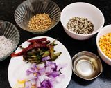 A picture of step 1 of Kadlebele Chana dal chutney.