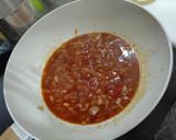 Foto del paso 3 de la receta: Langostinos con salsa de tomate y pimientos