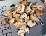 Une image de l'étape 18 de Poulet caramélisé au gingembre, champignons et carottes.
