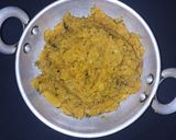 A picture of step 9 of Mooli ka salan.