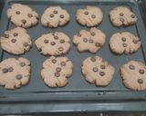 Foto langkah ke 7 dari resep Choco Chips Cookies Kue Coklat Chips.