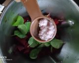 A picture of step 3 of Beetroot cooler smoothie.