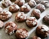 Foto del passaggio 5 della ricetta Biscotti al cioccolato fondente