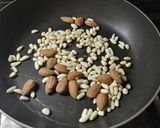 Foto del passaggio 1 della ricetta Tortiglioni di farro con pesto alla siciliana