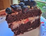 Foto del paso 7 de la receta: (Vegano) Torta de Chocolate y Frutos Rojos con Crema Chantilly Plant-Based