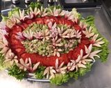 Une image de l'étape 9 de Salade de tomates,scarole,céleri et thon aux radis « fleurs ».