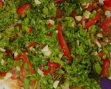 Foto del paso 2 de la receta: Pizza fría con lechuga y tomate